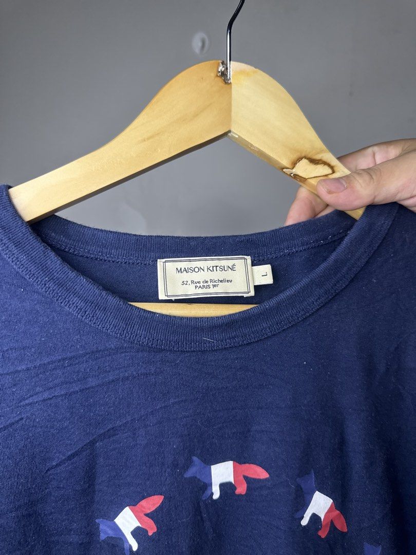 MAISON KITSUNE (Category: Tshirts & Polo Shirts ) located in Molave. Submitted by thriftmate13 (Listing ID 1461420878, Image 2). Description: .