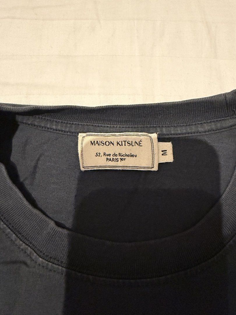 Maison Kitsune double fox tshirt (Category: Tshirts & Polo Shirts ) located in San Juan City. Submitted by solosells (Listing ID 1461486352, Image 3). Description: Maison Kitsune double fox tshirt MEDIUM Buy with other kitsune products or take all for huge discount Payment via GCASH/bank trxf RFS: change wardrobe.