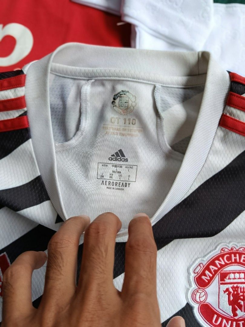MANCHESTER AUTHENTIC (Category: Activewear) located in Dagupan City. Submitted by rodolfo_b (Listing ID 1461345100, Image 3). Description: .