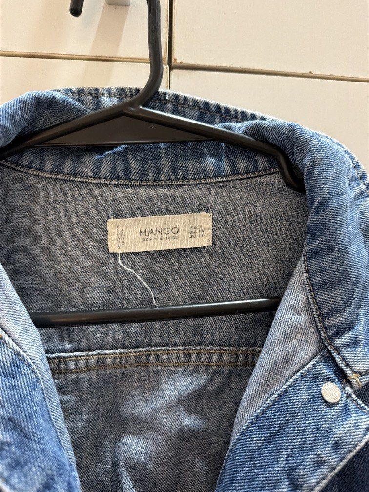 Mango denim jacket (Category: Coats, Jackets and Outerwear) located in Davao. Submitted by declutterbycenc (Listing ID 1461467192, Image 2). Description: .