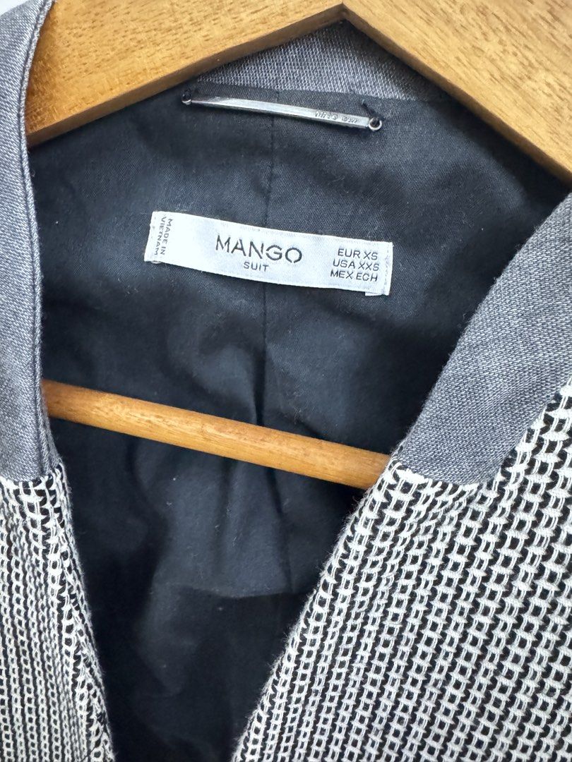 Mango Suit Blazer (Category: Coats, Jackets and Outerwear) located in Manila. Submitted by mir.calix (Listing ID 1461329231, Image 2). Description: .
