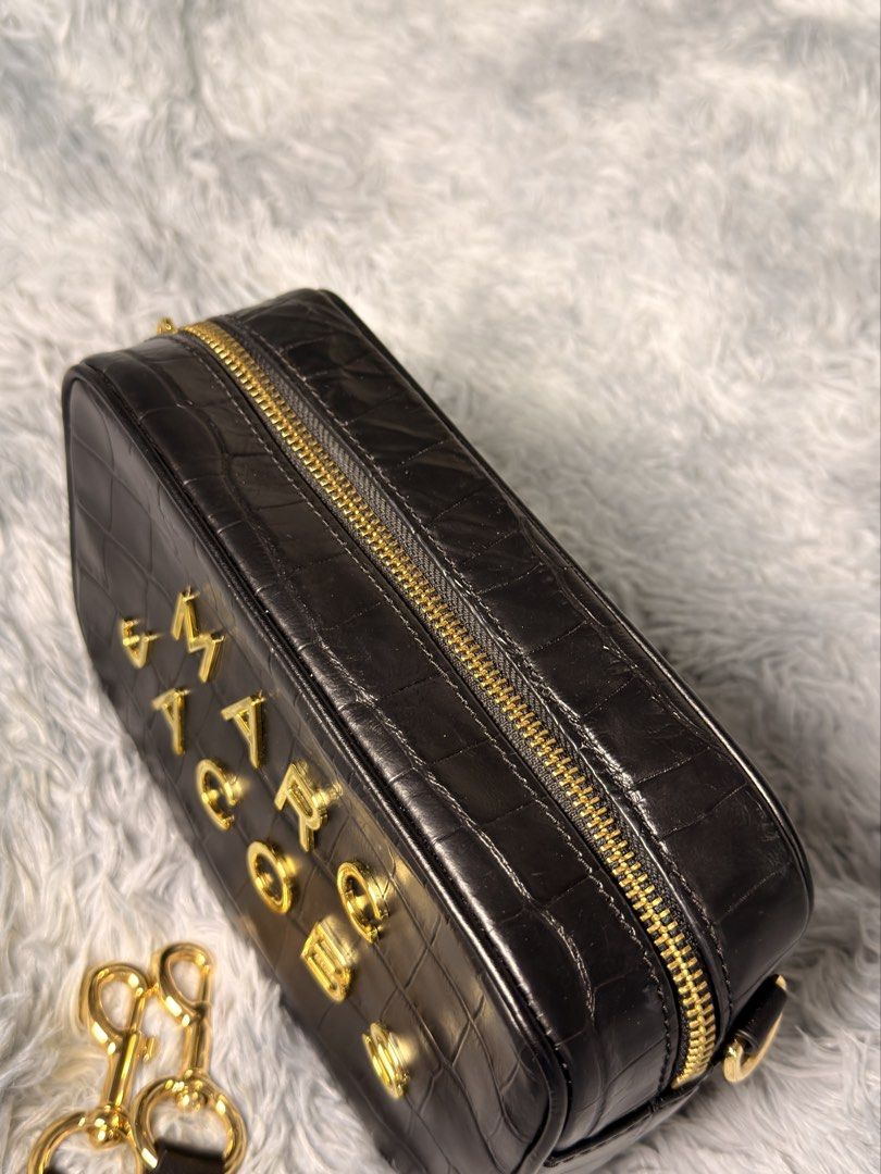 MARC JACOBS (Category: Cross-body Bags) located in Taguig. Submitted by ljlucero (Listing ID 1461437859, Image 3). Description: Like new. No tarnished .