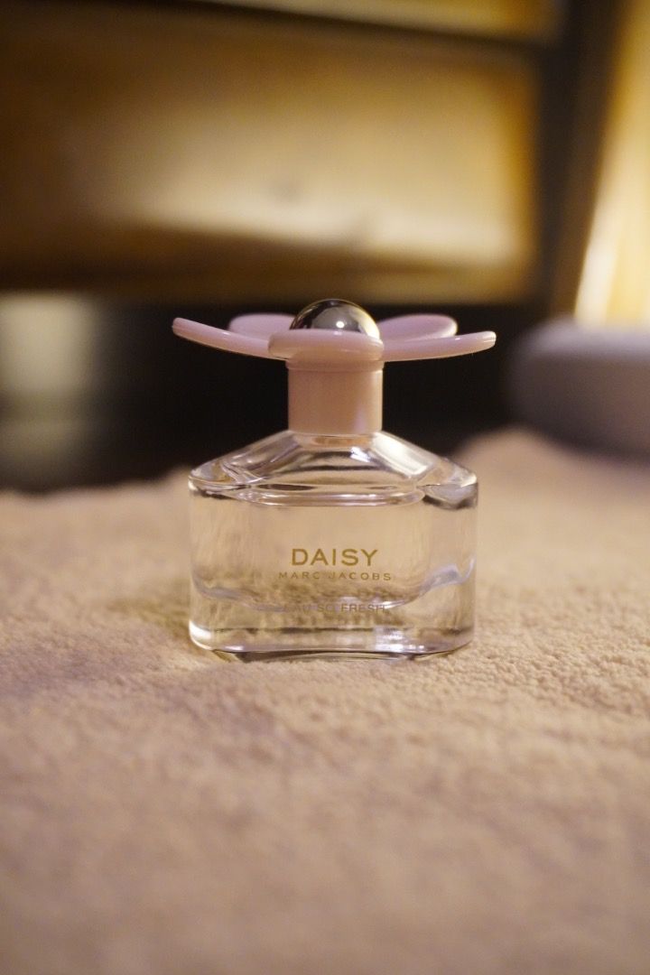 Marc Jacobs Daisy Eau So Fresh Eau de Toilette Miniature 4ML (Category: Fragrance & Deodorants) located in Caloocan City. Submitted by wiseocean.278b82 (Listing ID 1461489092, Image 1). Description: - Miniature bottle of Marc Jacobs Daisy Eau So Fresh - Eau de Toilette, 4ml size - Comes in its original box - Ideal for travel or trying out the scent - A lovely addition to any perfume collection.