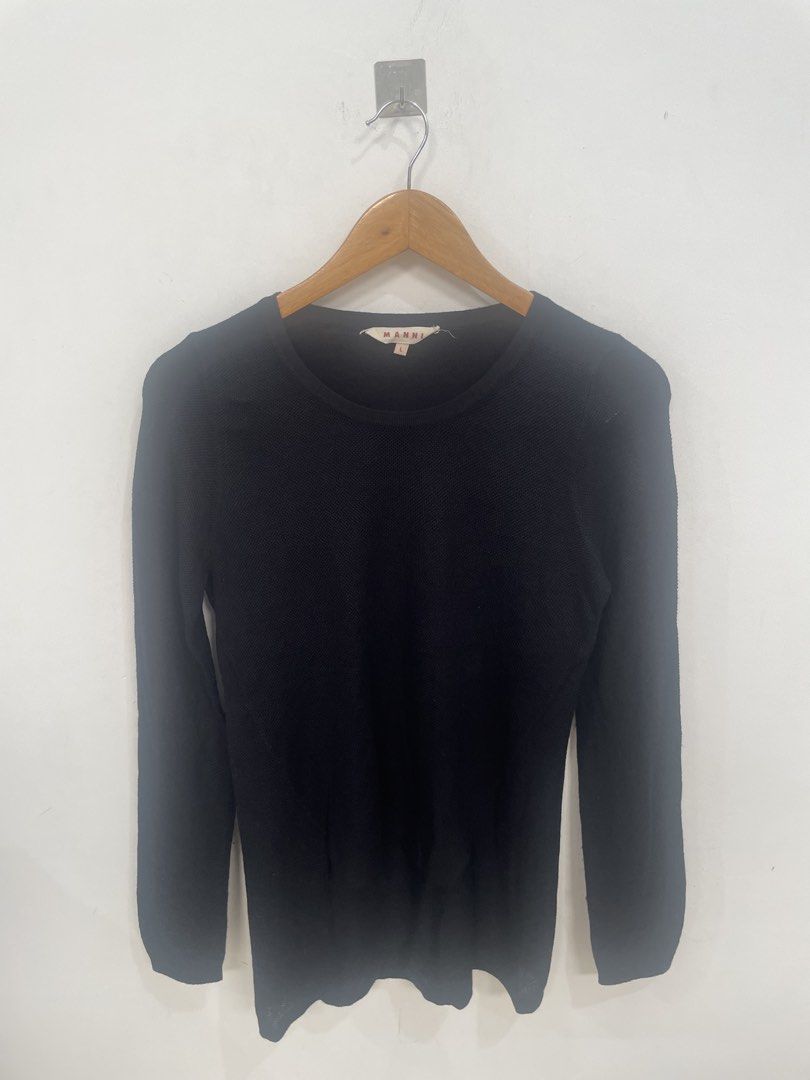 Marni Black Knit Sweater (Category: Coats, Jackets and Outerwear) located in Las Pinas. Submitted by qcleopatrastrove (Listing ID 1461337710, Image 1). Description: Please manage your expectations. Thank you.🤎.