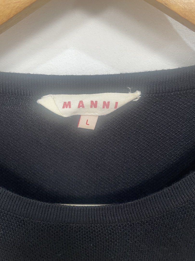 Marni Black Knit Sweater (Category: Coats, Jackets and Outerwear) located in Las Pinas. Submitted by qcleopatrastrove (Listing ID 1461337710, Image 2). Description: Please manage your expectations. Thank you.🤎.