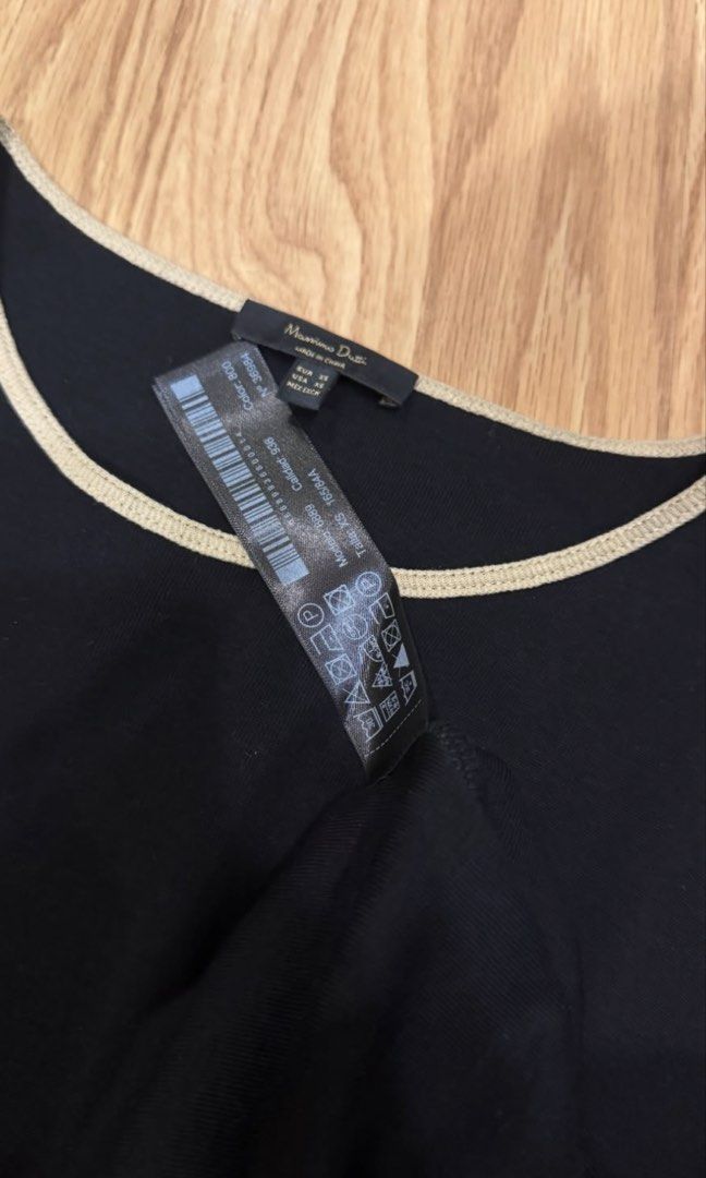 Massimo Dutti | Ribbed Top XS (Category: Shirts) located in Roxas City. Submitted by elliesuite (Listing ID 1461521854, Image 2). Description: Read: LAST PRICE POSTED ‼️ NO WHEN WORN ‼️ NO MEASUREMENTS Great condition! Size: XS Fits XS-S frames Stretchable SF c/o Buyer. (JRS Express ONLY ₱150) No grab/lala (not from the Metro) All sales are final. No REFUND. No return / exchange. .