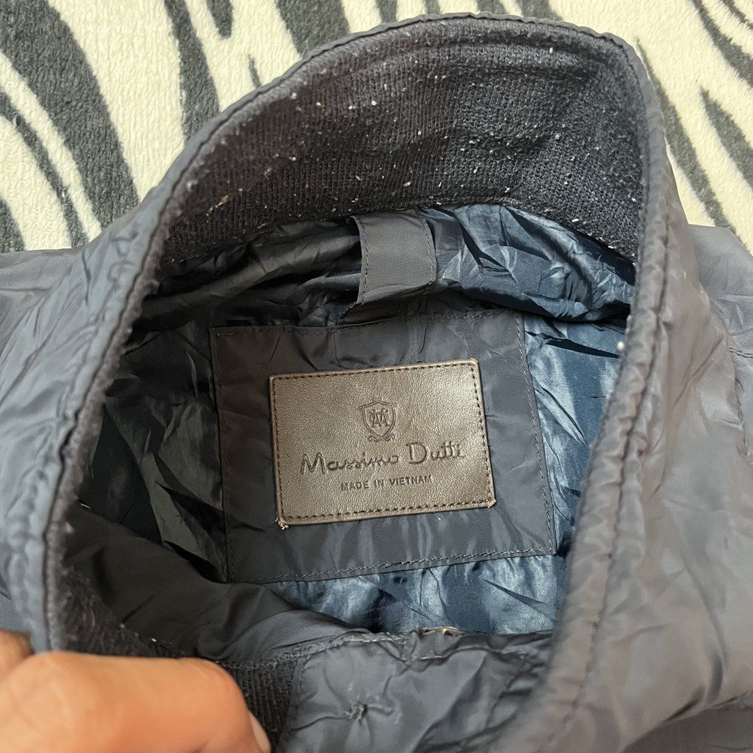 Massimo dutti harrington jacket (Category: Luxury Apparel) located in Manila. Submitted by royaldripmanila (Listing ID 1461372666, Image 2). Description: Sign of usage W23 L27.