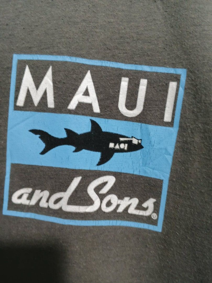 Maui & sons teeShirt large (Category: Tshirts & Polo Shirts ) located in Valenzuela. Submitted by shs.by.marc (Listing ID 1461430152, Image 3). Description: Location : Karuhatan Valenzuela Dimes : 20w x 28L Issue : crack print.