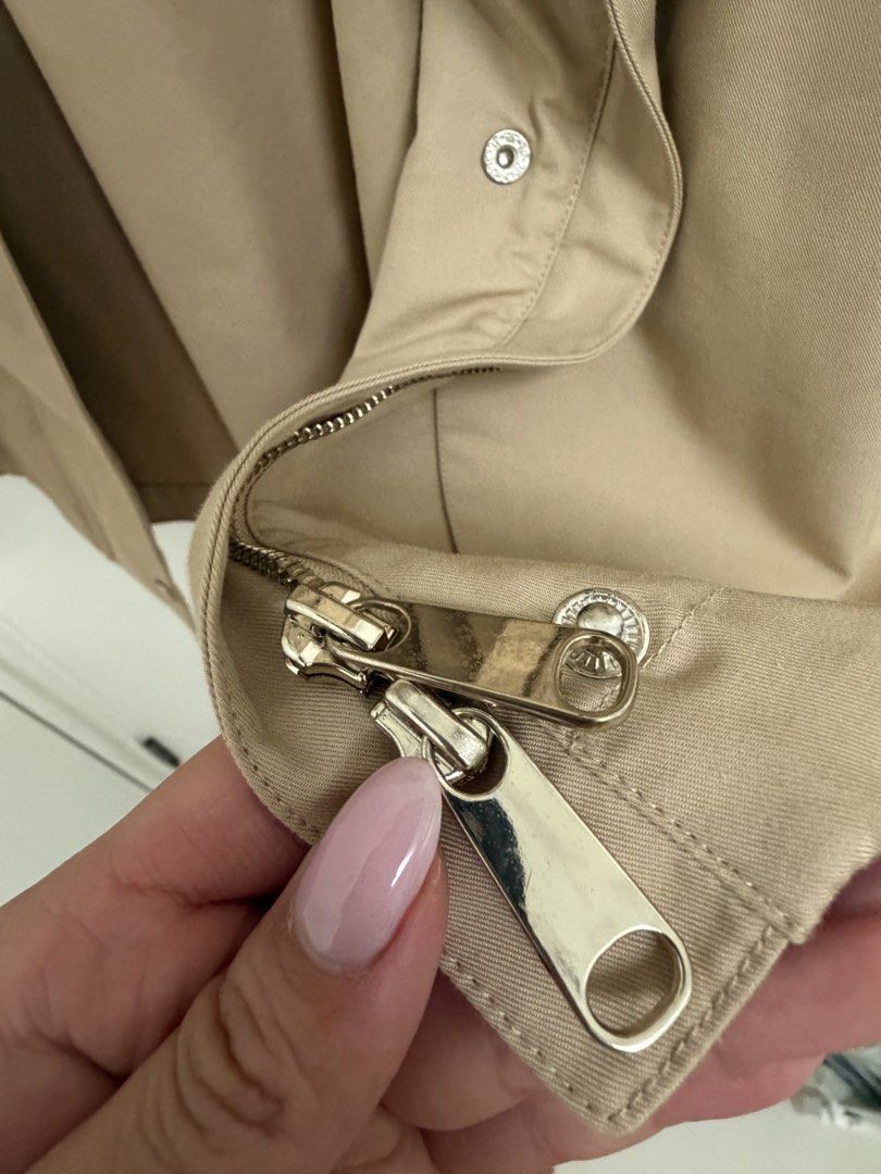 Max & Co Beige Trench Coat （分類：外套及戶外衣服）位於 Hong Kong。 由 nlchx 提交（商品編號 1461508831，圖片 4）。簡介： 。