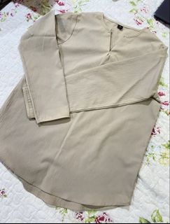 (Category: ) located in . Submitted by preloved_by_lisaaa (Listing ID 1461534787, Image 1). Description: .