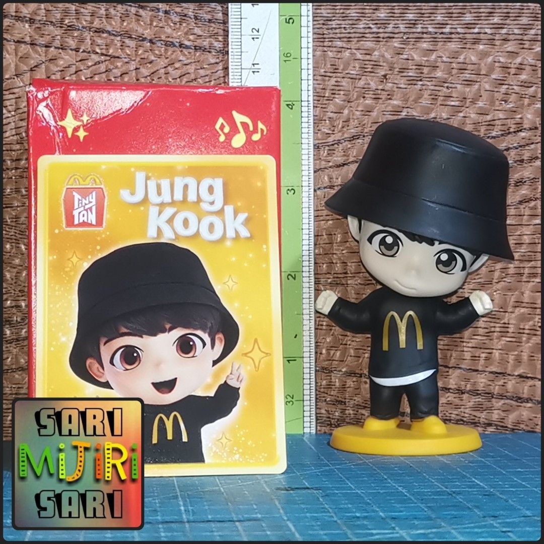 McDonald's BTS Tiny TAN x Crocs Collectibles Set (Category: Designer & Blind Box Toys) located in Quezon City. Submitted by mijirisarisari (Listing ID 1461464861, Image 2). Description: - McDonald's BTS Tiny TAN x Crocs collectible set - Includes BTS figures - Includes Crocs Jibbitz charms - All items are in original packaging - Ideal for BTS fans and collectors.