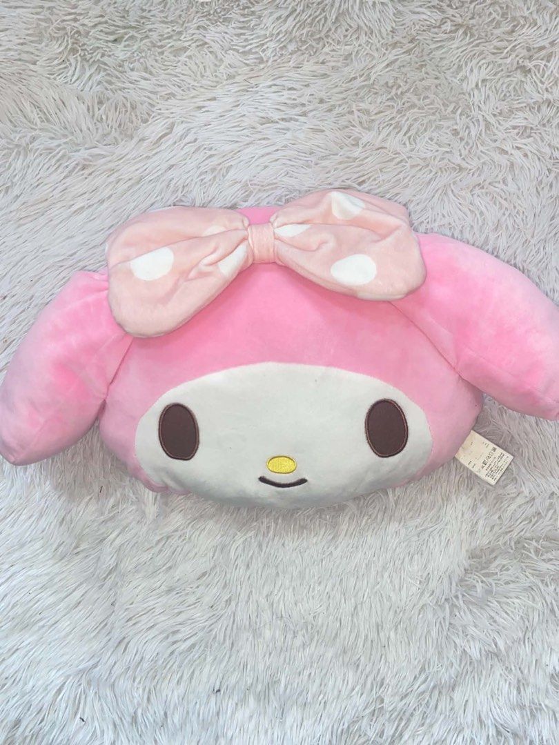 Melody Pillow (Category: Bedding & Towels) located in San Antonio. Submitted by nanachan.01 (Listing ID 1461353493, Image 1). Description: .
