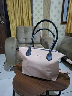 (Kategori: ) berada di . Dikirim oleh preluvbygiagea (ID iklan 1461508034, Gambar 1). Deskripsi: .