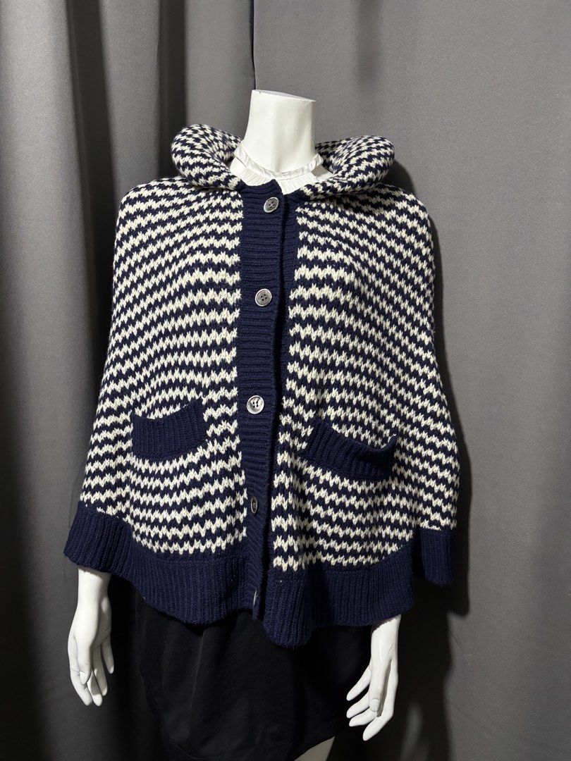 Mercibeaucoup Issey Miyake Poncho (Category: Coats, Jackets and Outerwear) located in Baguio. Submitted by thecollector2600 (Listing ID 1461503974, Image 1). Description: 20” x 25”.