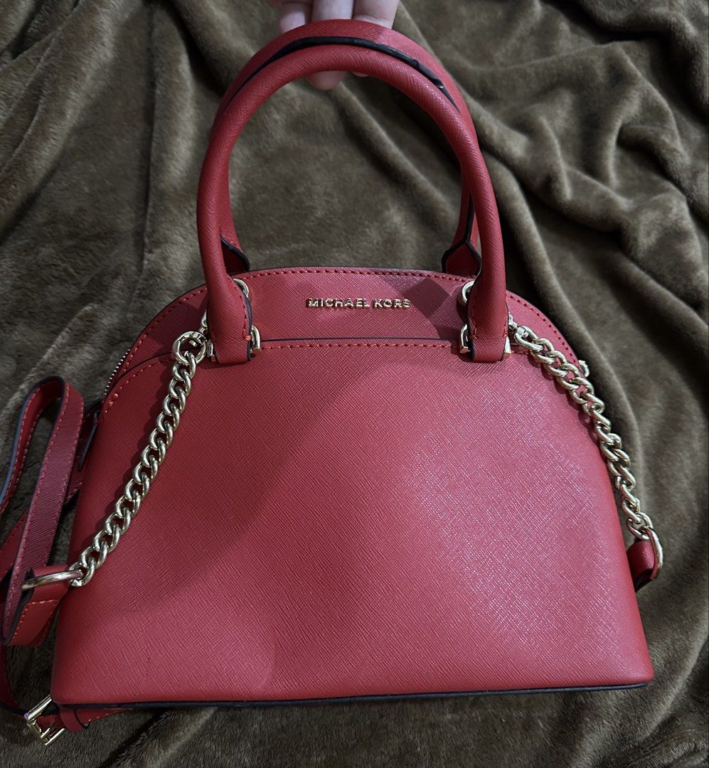 Michael kors (Category: Luxury Bags & Wallets) located in Angeles City. Submitted by makeityours.love (Listing ID 1461418177, Image 1). Description: Use once my sign of used pero sobrang linis/kinis nya pa! Naliliitan ako kaya FS ko nalang..