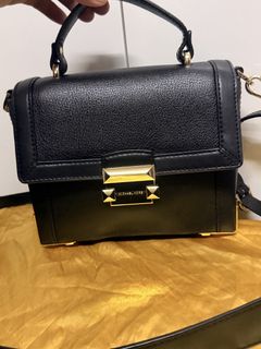 (Category: ) located in . Submitted by bags2bags2bags (Listing ID 1461404570, Image 1). Description: .