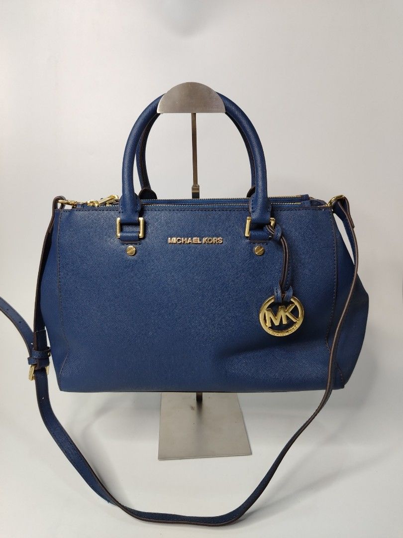 Michael kors/ MK Handbag (Category: Luxury Bags & Wallets) located in San Carlos. Submitted by fashiondesancarlos05 (Listing ID 1461327853, Image 1). Description: .