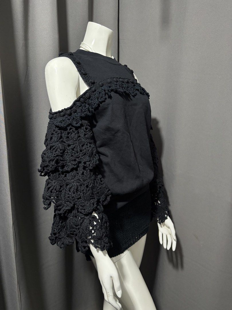 MICHAELA BUERGER HAND KNIT (Category: Coats, Jackets and Outerwear) located in Baguio. Submitted by thecollector2600 (Listing ID 1461513780, Image 2). Description: 20” x 22” Rare piece.