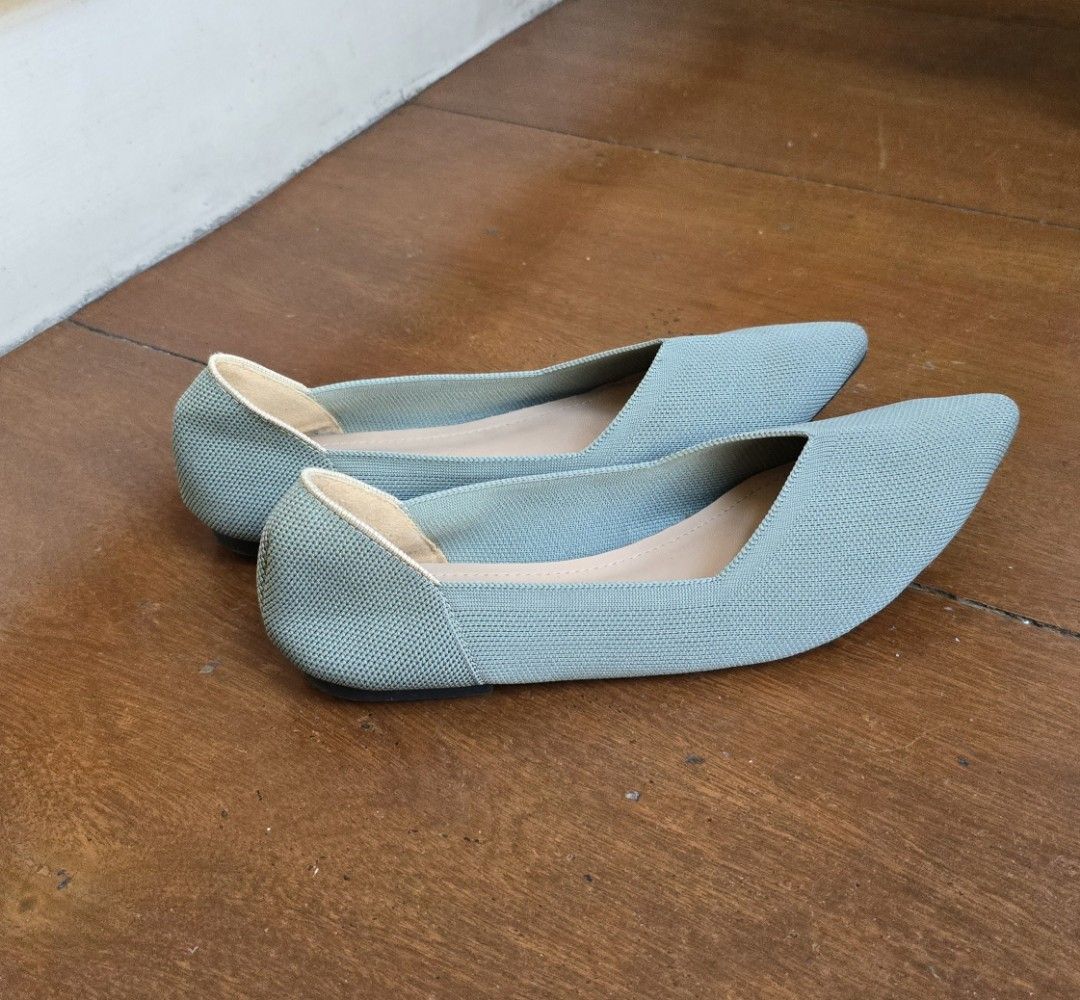 MILLOT & CO. Olive Green Knit Pointed Toe Flats (Category: Flats & Sandals) located in Quezon City. Submitted by asoonie (Listing ID 1461372719, Image 1). Description: No Box RFS - upgrading to another shoe style - Brand: MILLOT & CO. - Color: Light Blue - Style: Knit Flats - Toe: Pointed - Closure: Slip-on - Size: 39 - Condition: Soles show some signs of wear - Features: Comfortable for everyday wear, great for casual outings or work.