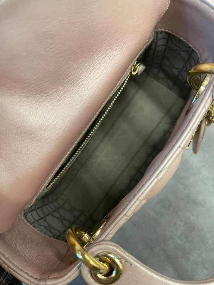 MINI LADY DIOR LOTUS PEARL (Category: Luxury Bags & Wallets) located in Quezon City. Submitted by nadine_miel (Listing ID 1461503812, Image 2). Description: Authentic Onhand Ready to ship Pink Lotus Pearl Champagne Gold hardware full set w/ card 189k.