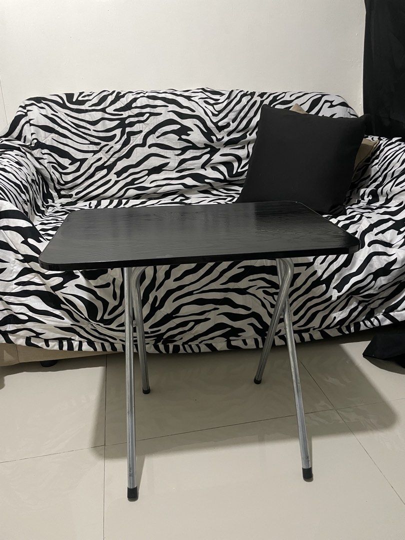 Mini Table (Category: Tables & Sets) located in Manila. Submitted by noperky (Listing ID 1461408517, Image 1). Description: mini table good for bed or living rooms.