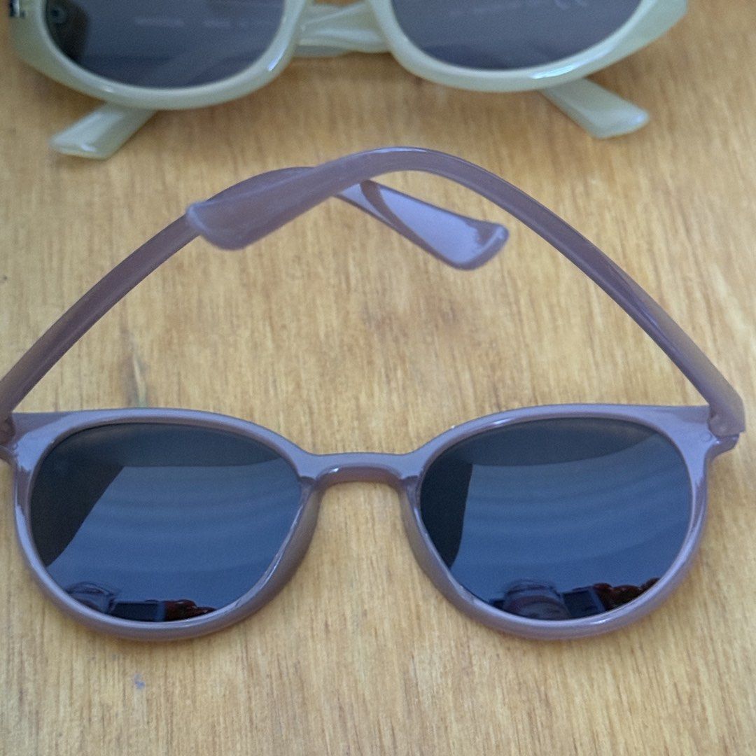 miniso green sunglasses and pink sunglasses bundle (Category: Sunglasses & Eyewear) located in Iba. Submitted by drewychewy (Listing ID 1461341708, Image 2). Description: rfs: decluttering 180 each! 350 bundle :)) mop: gcash | mod: j&t.
