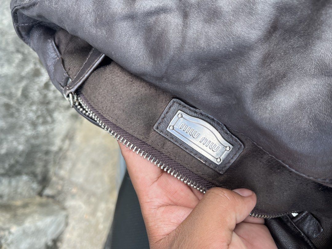 Miu miu messenger (Category: Cross-body Bags) located in Tacloban City. Submitted by luxbag_phhh (Listing ID 1461338663, Image 3). Description: From japan box Sign of use Check detailed pics .