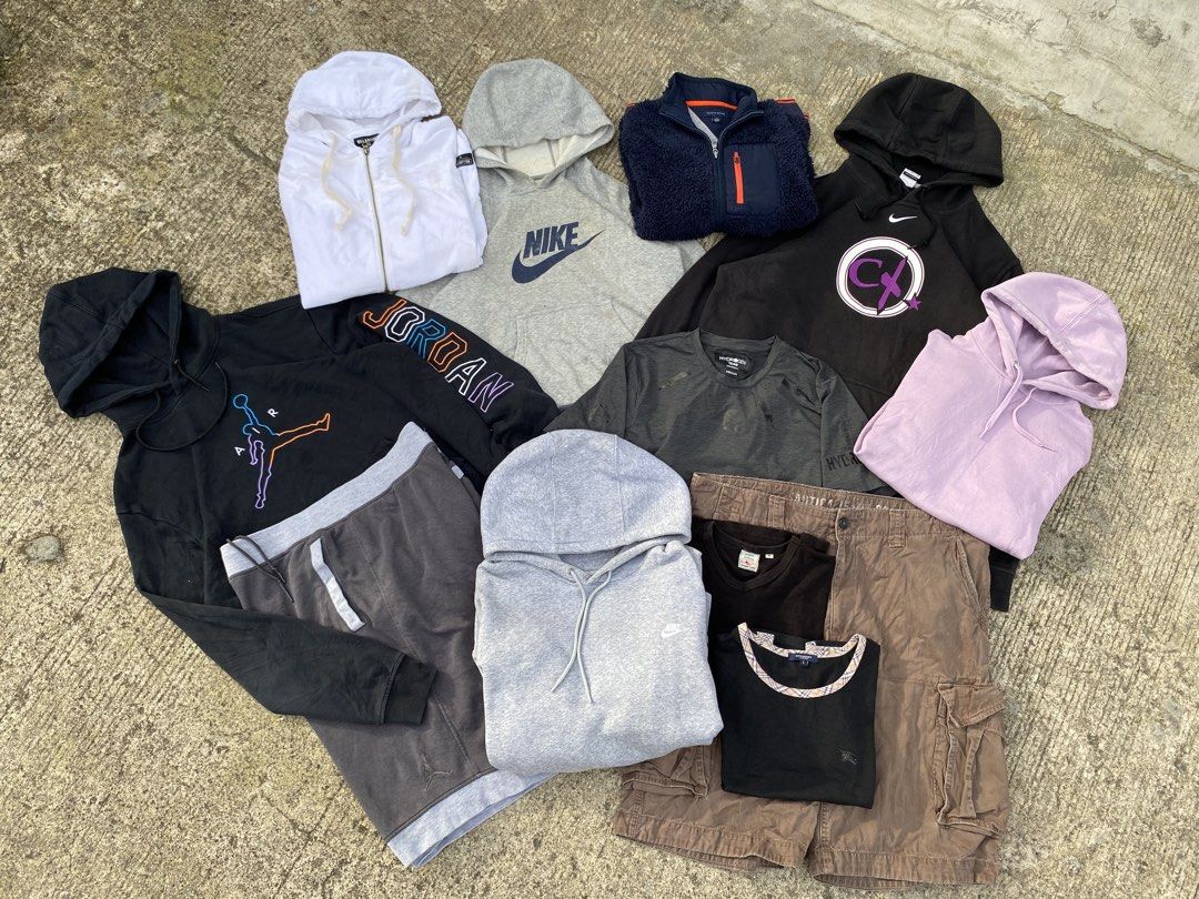 MIX BRANDED (LATEST PICK UP) (Category: Coats, Jackets and Outerwear) located in Manila. Submitted by zzztine (Listing ID 1461429886, Image 1). Description: MIX BRANDED (LATEST PICK UP) DM FOR MORE DETAILS‼️.