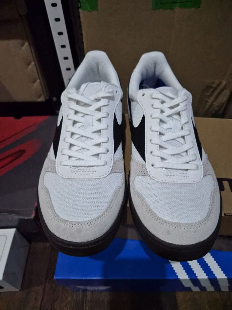 Mizuno City Wind Sneakers White Black (Category: Sneakers) located in Manila. Submitted by jayy2021 (Listing ID 1461338387, Image 3). Description: - Mizuno City Wind sneakers - Color: White with black accents - Materials: Suede and mesh upper - Closure: Lace-up - Size: 41 EUR / 8.5 US / 7.5 UK - Includes original box - Ideal for casual wear.