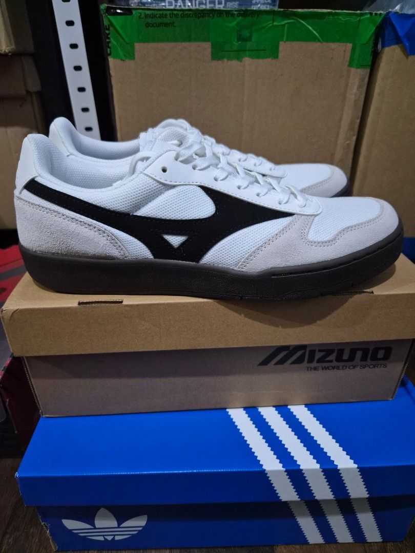 Mizuno City Wind Sneakers White Black (Category: Sneakers) located in Manila. Submitted by jayy2021 (Listing ID 1461338387, Image 2). Description: - Mizuno City Wind sneakers - Color: White with black accents - Materials: Suede and mesh upper - Closure: Lace-up - Size: 41 EUR / 8.5 US / 7.5 UK - Includes original box - Ideal for casual wear.