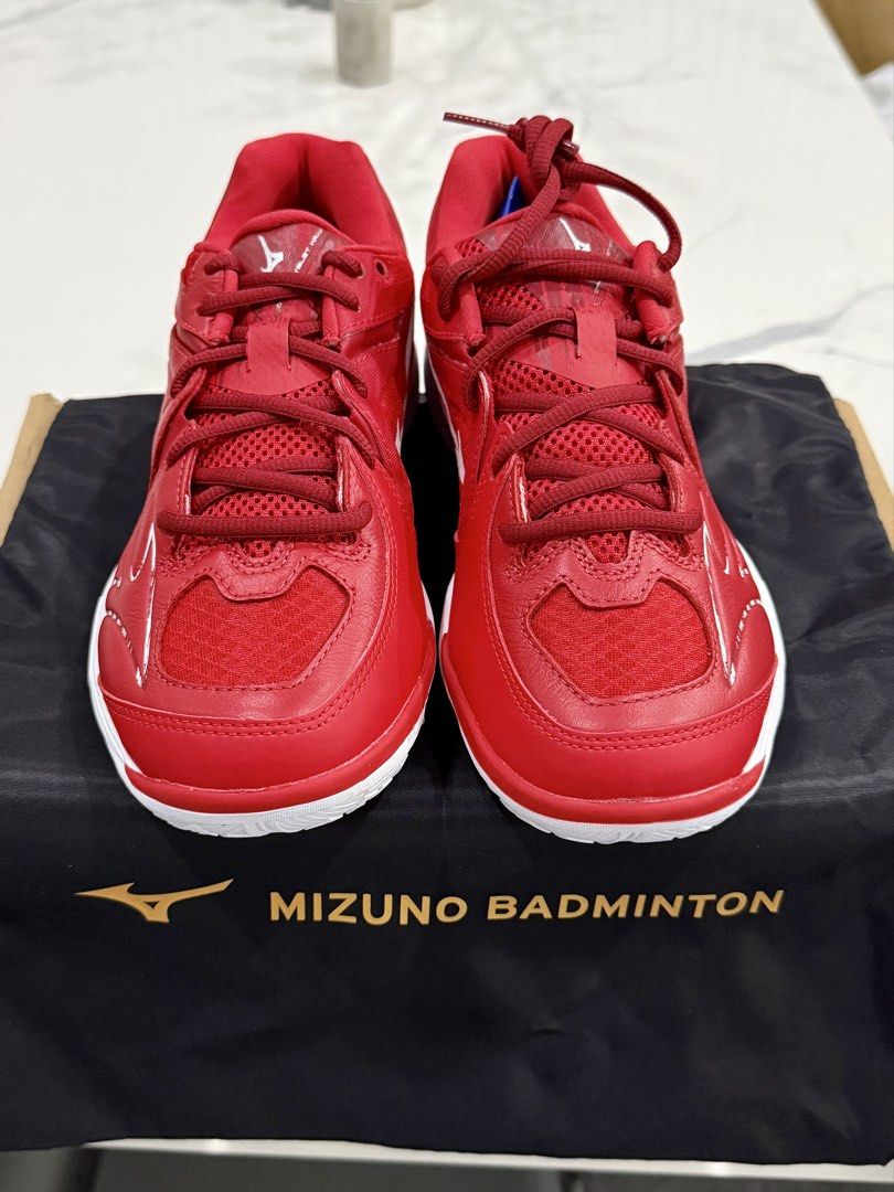 Mizuno Wave Claw 2 Pickleball/Badminton (Category: Sneakers) located in Manila. Submitted by dr.sheldon (Listing ID 1461459983, Image 2). Description: - Mizuno Wave Claw 2 (Badminton and Pickleball) - White sole for excellent grip - Ready for your next game! SRP is 10,000php.