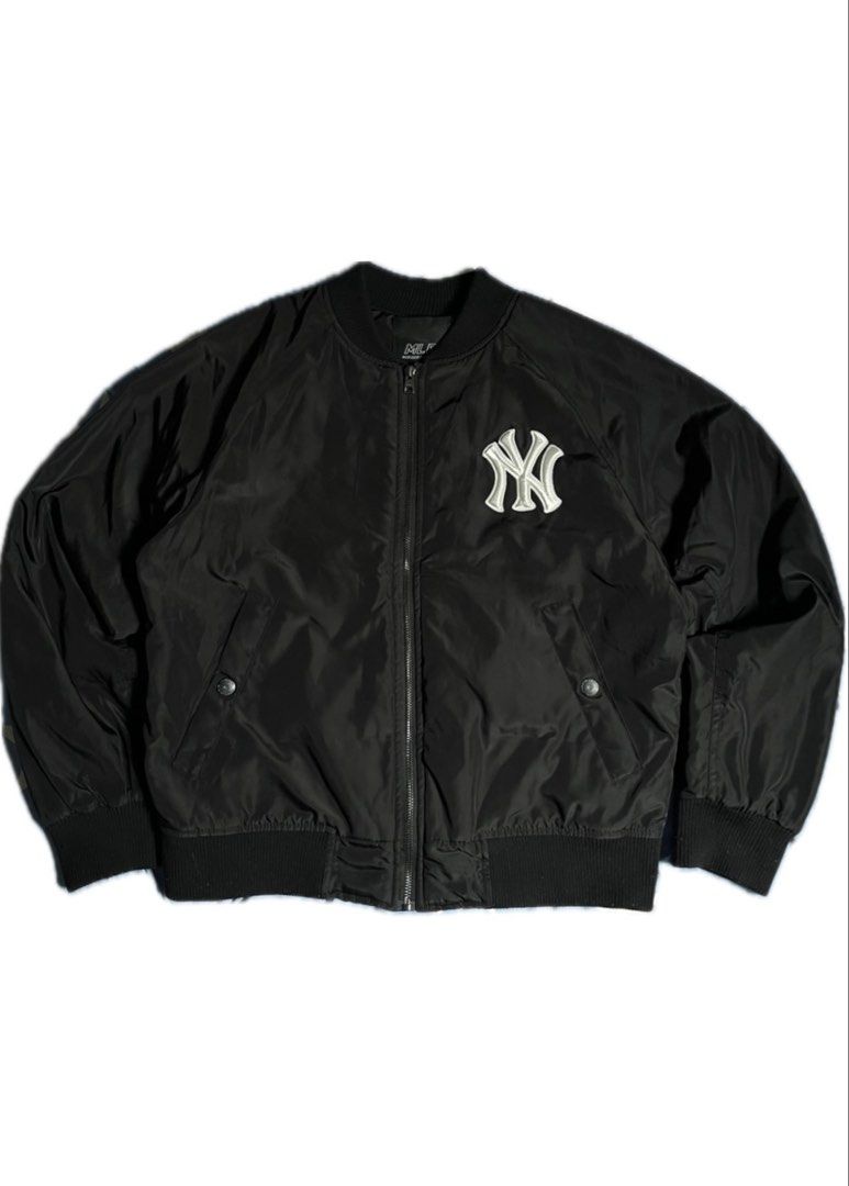 MLB NEW YORK YANKEES BOMBER JACKET (Category: Coats, Jackets and Outerwear) located in Santa Cruz. Submitted by youngearth.c72f95 (Listing ID 1461338615, Image 1). Description: EXCELLENT CONDITION NO ISSUE SMALL ON TAG DIIMES-22x24.