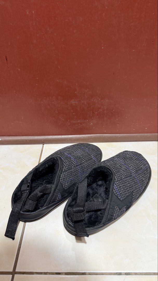 MNLA Clogs Plaid Lined Slippers (Category: Slippers and slides) located in Manila. Submitted by sneakspxxks (Listing ID 1461442316, Image 2). Description: - Cozy plaid slippers with plush faux fur lining - Easy slip-on style with a secure heel strap - Durable soles with excellent grip for safety - Ideal for comfortable lounging at home - Pre-loved condition, showing minimal signs of wear but plenty of life remaining.