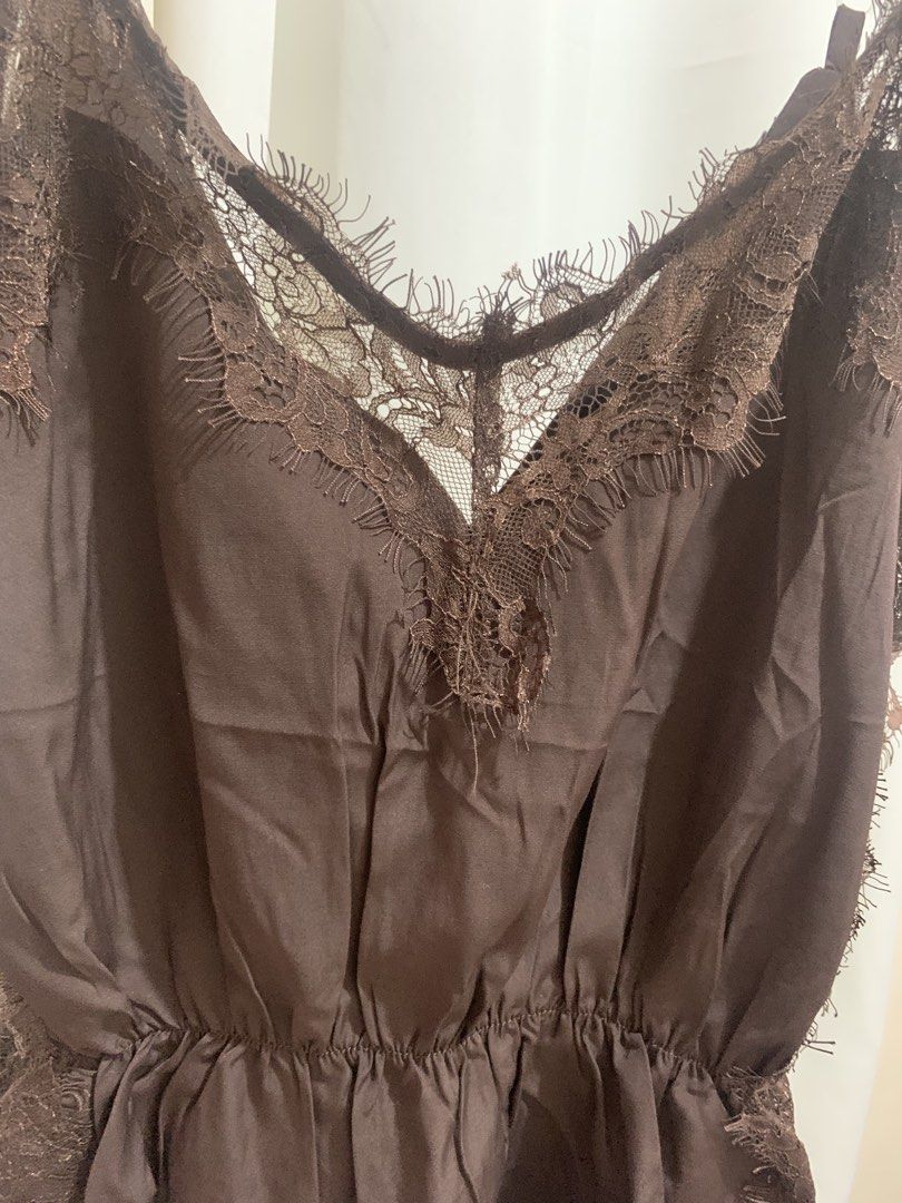 Moltida BKK lace top (Category: Sleeveless) located in Bocaue. Submitted by gaille29 (Listing ID 1461390122, Image 2). Description: Brand new with tag Choco brown Fits up to 40 bust Garterized waistline .