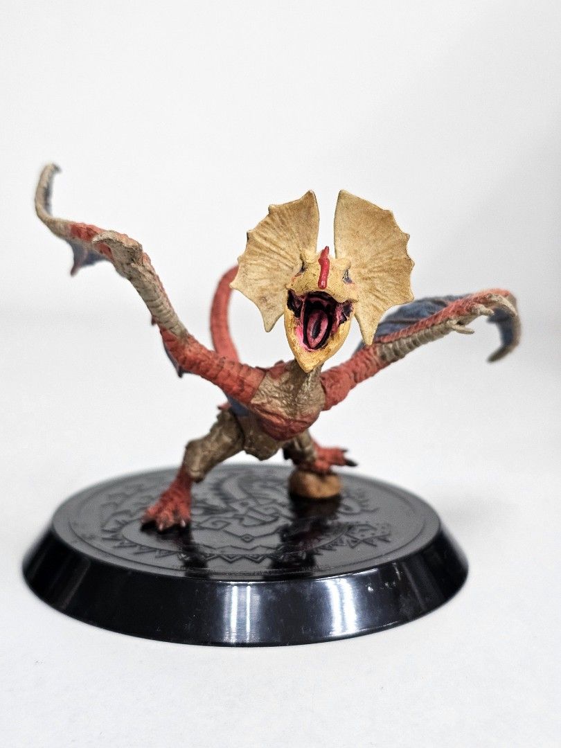 MONSTER HUNTER FIGURE BUILDER YIAN KUTKU (Category: Figurines & Statues) located in Marikina City. Submitted by vtoyscollectibles (Listing ID 1461494583, Image 2). Description: 𝗗𝗘𝗧𝗔𝗜𝗟𝗦: Loose Good condition Complete with base & Konchu Wysiwyg 𝗣𝗔𝗬𝗠𝗘𝗡𝗧: BDO or GCash 𝗦𝗛𝗜𝗣𝗣𝗜𝗡𝗚: Lalamove if within NCR or LBC if outside Metro Manila at buyer's expense.