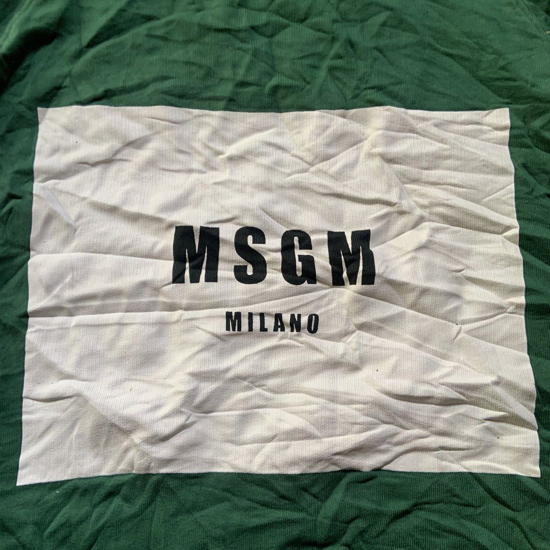 MSGM MILANO SHIRT (Category: Tshirts & Polo Shirts ) located in Tabaco. Submitted by bayhust (Listing ID 1461342058, Image 2). Description: 22x28 EXCELLENT NO ISSUE 10/10 color rate.