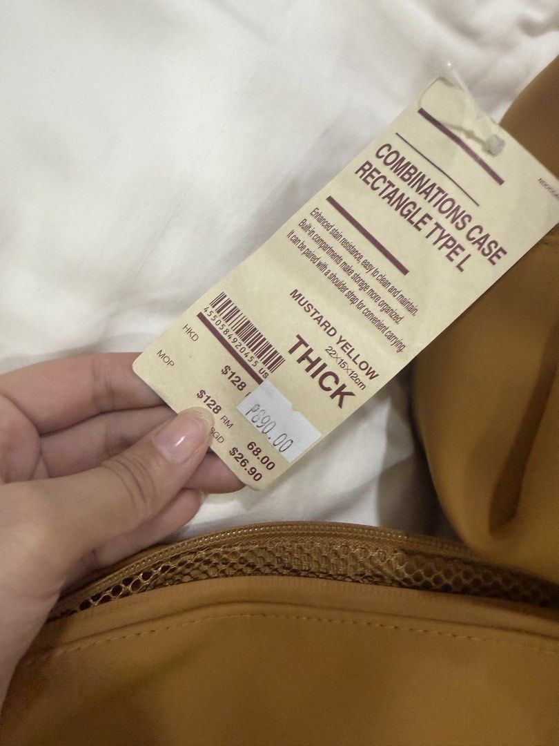 Muji waterproof pouches (Category: Purses & Pouches) located in Quezon City. Submitted by destashingmycloset (Listing ID 1461439862, Image 2). Description: 550 each 1500 take all.