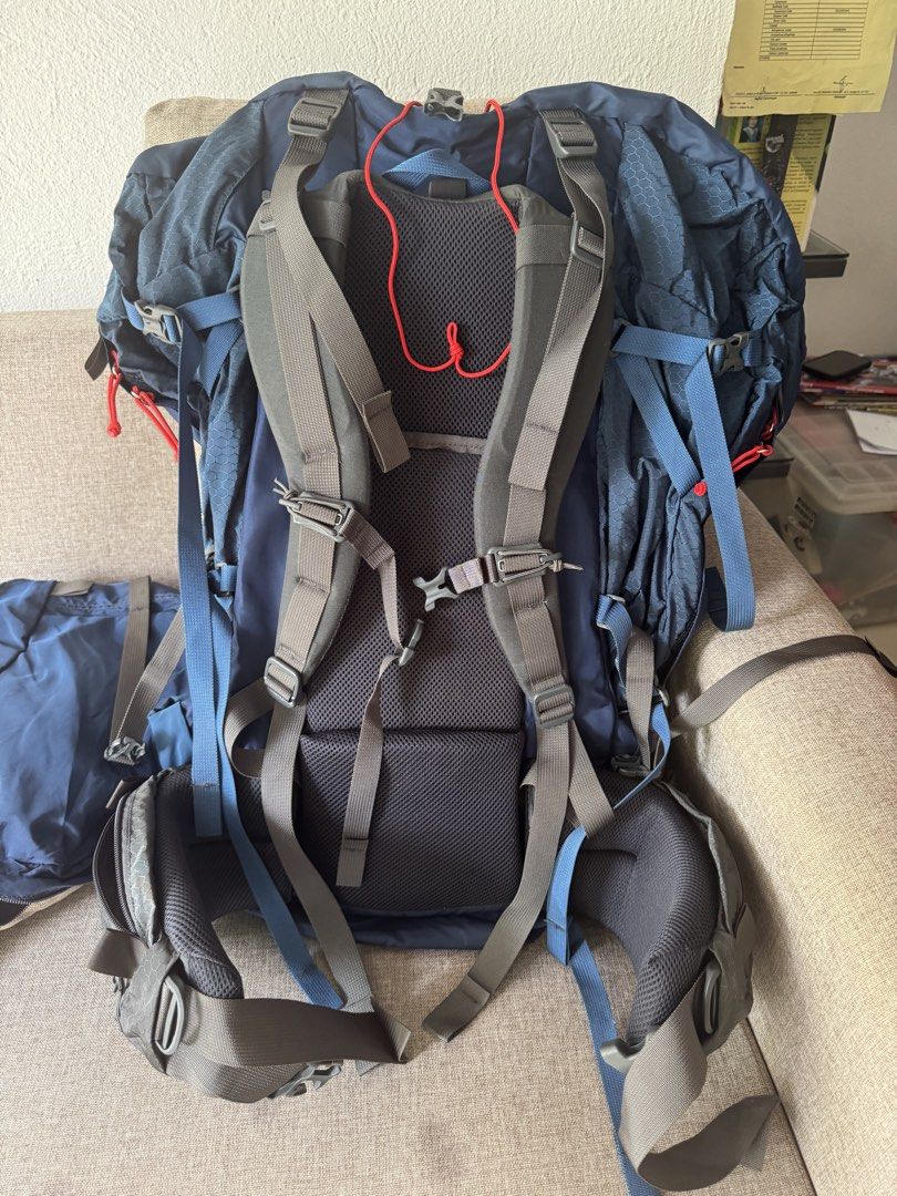 Mystery Ranch Sphinx Backpack - Blue (Category: Backpacks) located in Bacolod City. Submitted by swagspot (Listing ID 1461522489, Image 2). Description: - Mystery Ranch Sphinx backpack in blue - Adjustable straps for a custom fit - Padded back panel for maximum comfort - Torso size: 16-18 inches (41-46 cm) - Waist size: 29-34 inches (74-86 cm) - Multiple pockets and compartments for organized storage - Ideal for hiking and travel adventures.