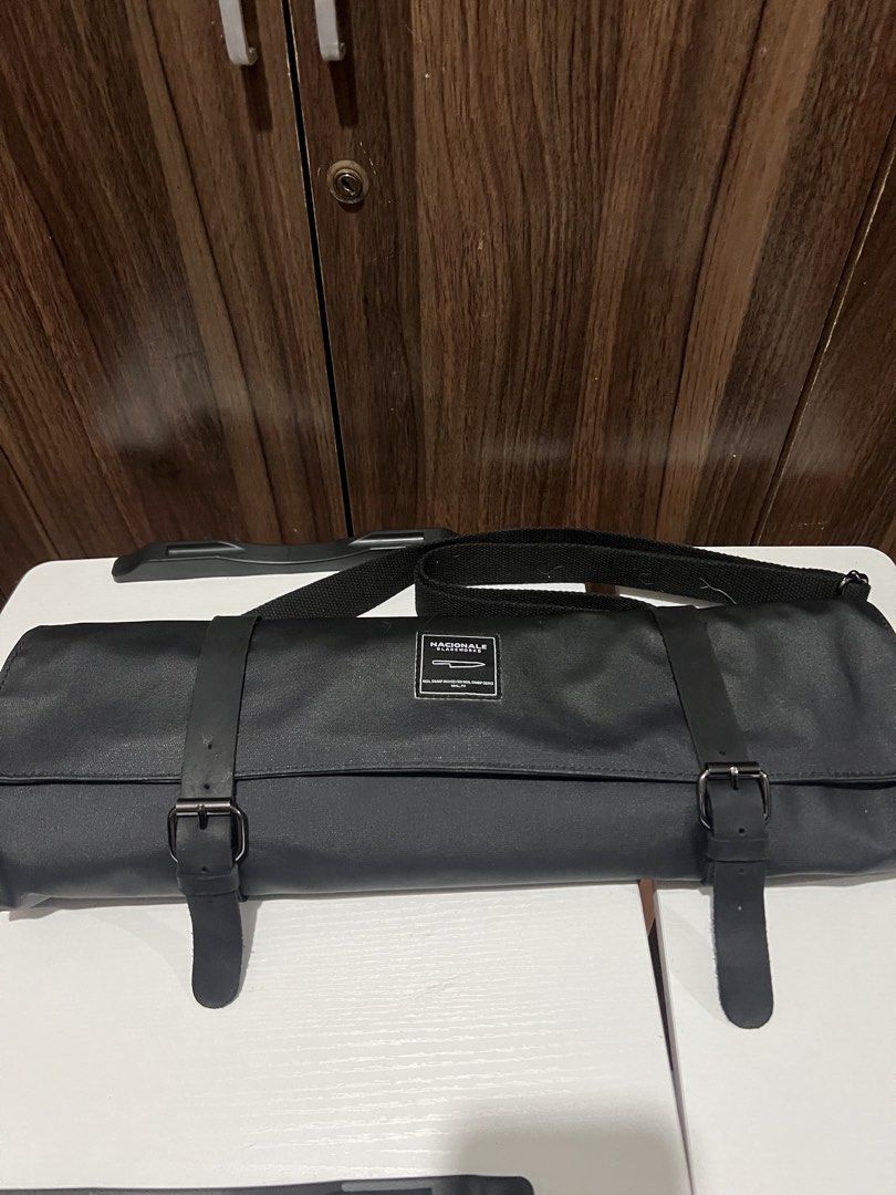 Nacional Knife Bag (Category: Knives & Chopping Boards) located in Manila. Submitted by andreipenas (Listing ID 1461466910, Image 1). Description: FS: Nacionale Knife Bag Minimal scratches ₱2,500 Nego. (Knives not included).