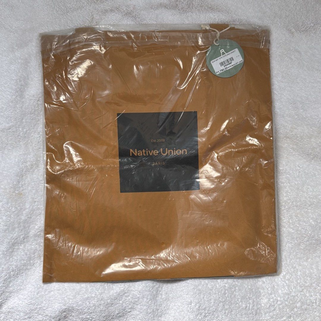 Native Union Tote Bag - Kraft (Category: Tote Bags) located in Mandaue City. Submitted by feiakillua (Listing ID 1461357831, Image 2). Description: - recycled, reusable everyday carry - flexible and foldable to carry around for groceries and errands, also sturdy enough to house your essentials - with internal pocket - fits 15in macbook.
