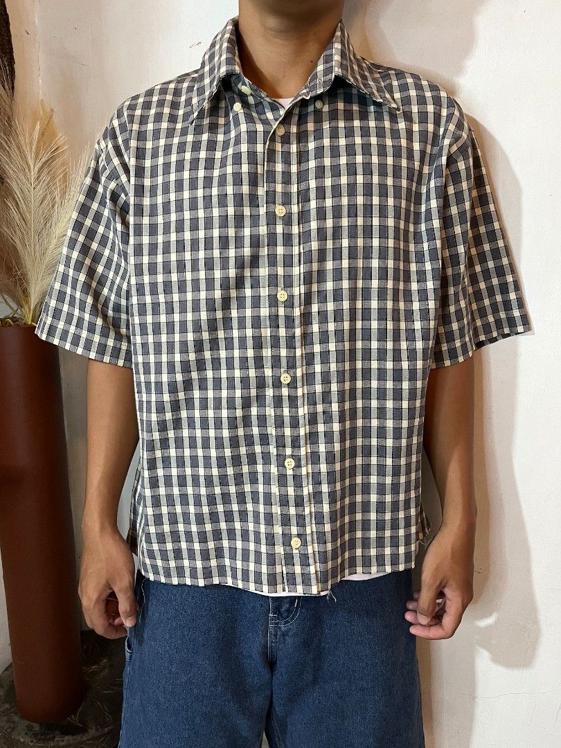 Nautica polo (Category: Tshirts & Polo Shirts ) located in Cabuyao City. Submitted by grand_vault (Listing ID 1461481527, Image 2). Description: Nautica Polo Size: M Width: 23 Length: 26 Condition: 8/10 Color rate: 10/10 Issue: Cut.