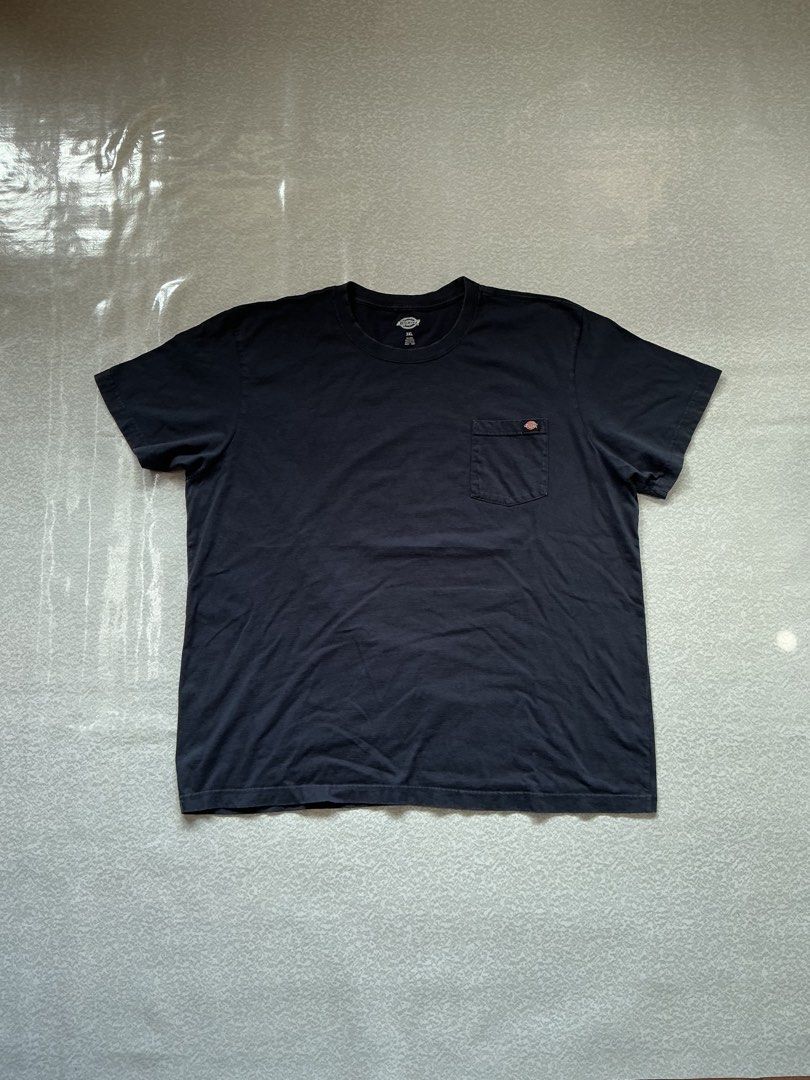 Navy Blue Dickies Pocket Tee (Category: Tshirts & Polo Shirts ) located in Binan City. Submitted by findnavi (Listing ID 1461384451, Image 1). Description: 3XL 27x32 Good Condition.