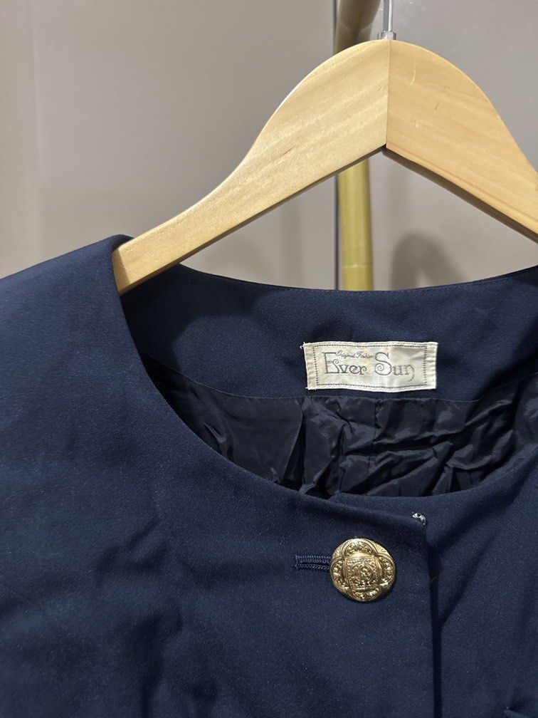 Navy Blue Elegant Blazer (Category: Coats, Jackets and Outerwear) located in Mexico. Submitted by studioleraph (Listing ID 1461456447, Image 3). Description: 🛍️ Perfect for your personal wardrobe or reseller business 🫶 👗 The actual item being sold is the original garment shown in the product photos. Small differences in fit, drape, color, texture, or details may occur. 💌 Condition: • Preloved; Please wash the items before wearing. • Please ma
