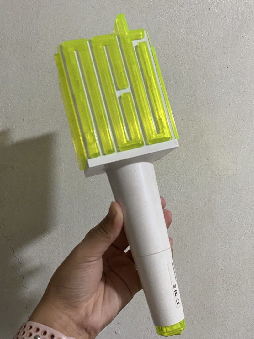 NCT Official Lightstick (Category: K-Wave Merchandise) located in Paranaque City. Submitted by aaria.ryry (Listing ID 1461421325, Image 2). Description: Inclusions: NCT LightStick Manual Dust Bag Box ‼️does not include battery 📍 Parañaque 💳 GCash 📦 Shipping fee — buyer’s shoulder.