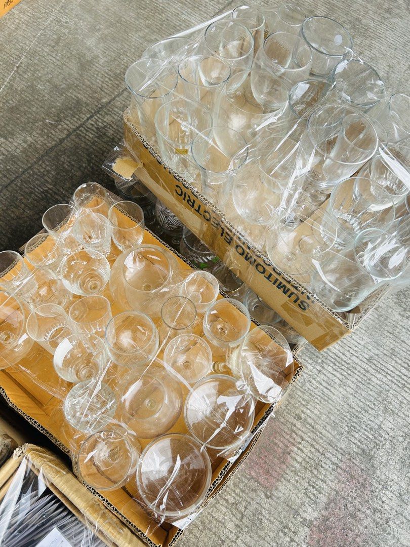 New Arrival 🇬🇧🇯🇵Assorted Baskets, Glasses, Pouches, and Round Case (Category: Storage Boxes & Baskets) located in Manila. Submitted by starbalesukandjapansurplus (Listing ID 1461324599, Image 3). Description: - Assorted bundle perfect for storage or decor. - Includes woven baskets in various colors and sizes. - Clear drinking glasses, some still in packaging. - Several small pouches and bags, featuring a Paw Patrol bag. - Comes with a round v