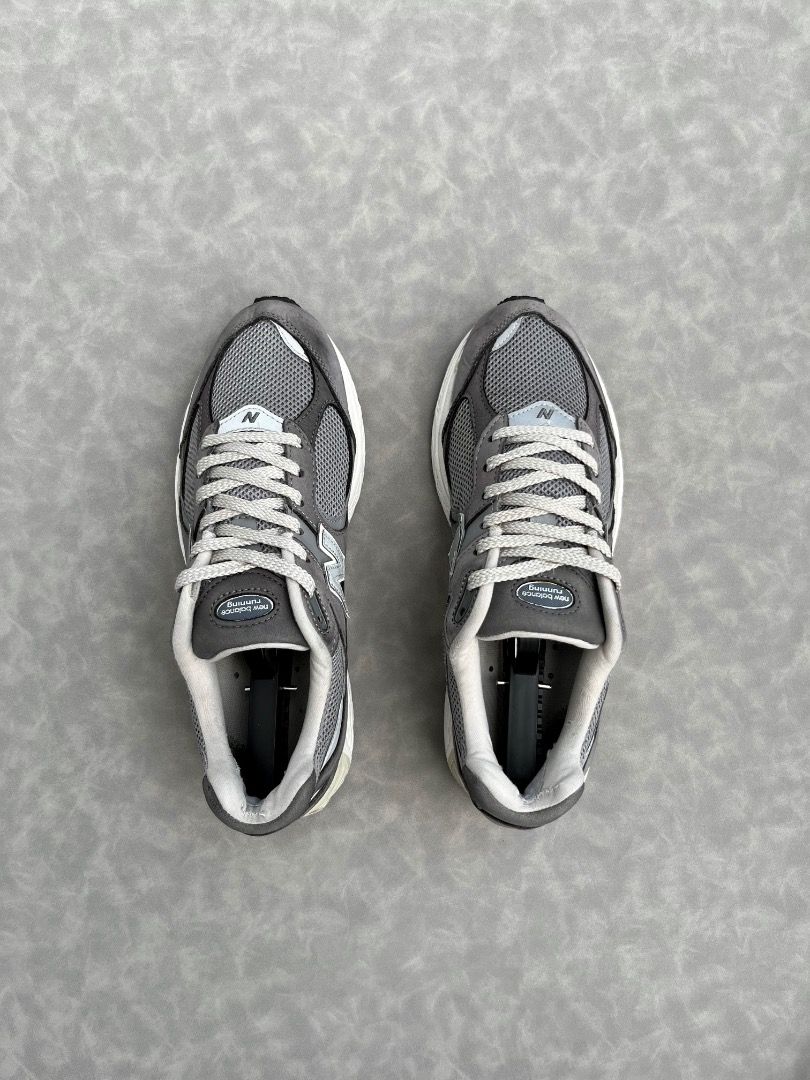 New Balance 2002r (Category: Casual Shoes) located in Bacolod City. Submitted by dimesbcd (Listing ID 1461462749, Image 2). Description: EU 42/ USM 8.5- USWM 10/ CM 26.5 Good Condition (signs of usage).