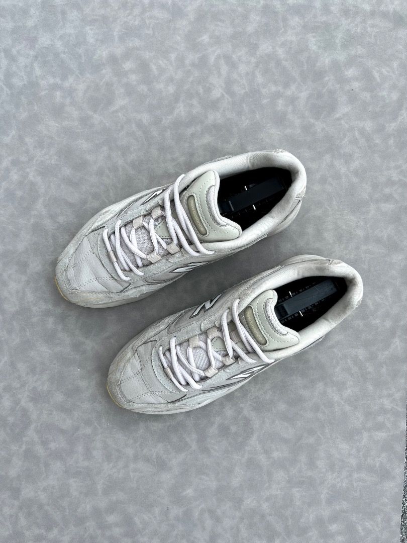 New Balance 452 (Category: Casual Shoes) located in Bacolod City. Submitted by dimesbcd (Listing ID 1461461837, Image 2). Description: EU 41/ US 9.5 / CM26.5 Good Condition (minimal stain).