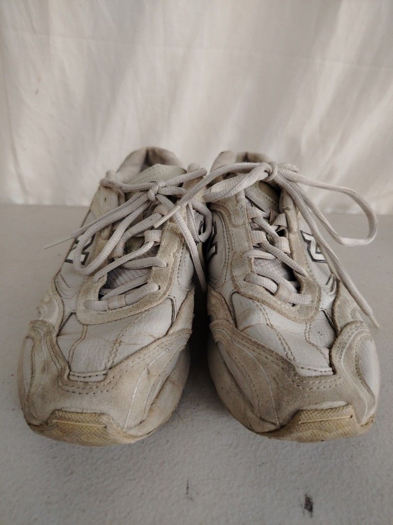 New Balance 500 Series Training Sneakers (Category: Sneakers) located in Bulacan. Submitted by amarijapansurplus (Listing ID 1461428635, Image 3). Description: - White New Balance 500 series sneakers - Ideal for training and everyday wear - Laces included - Shows some signs of wear, but plenty of life remaining - Comfortable for light workouts.