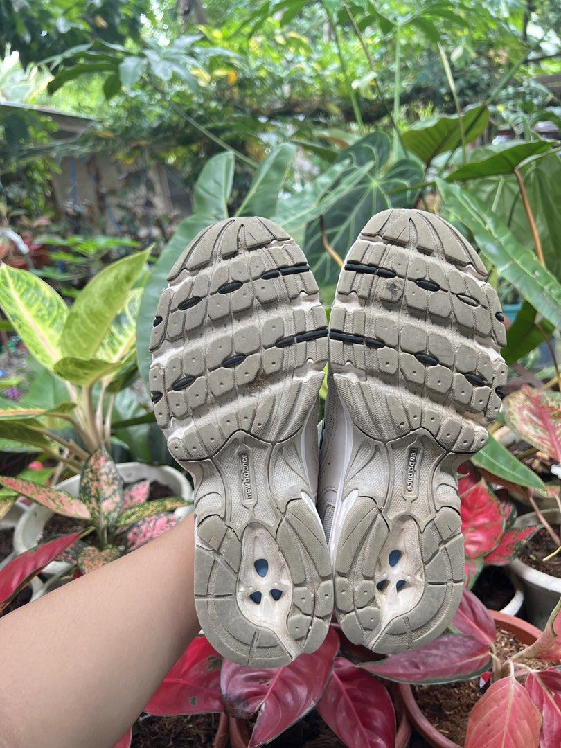 New Balance 530 y2k (Category: Sneakers) located in Dapitan. Submitted by gelbread (Listing ID 1461477281, Image 3). Description: .