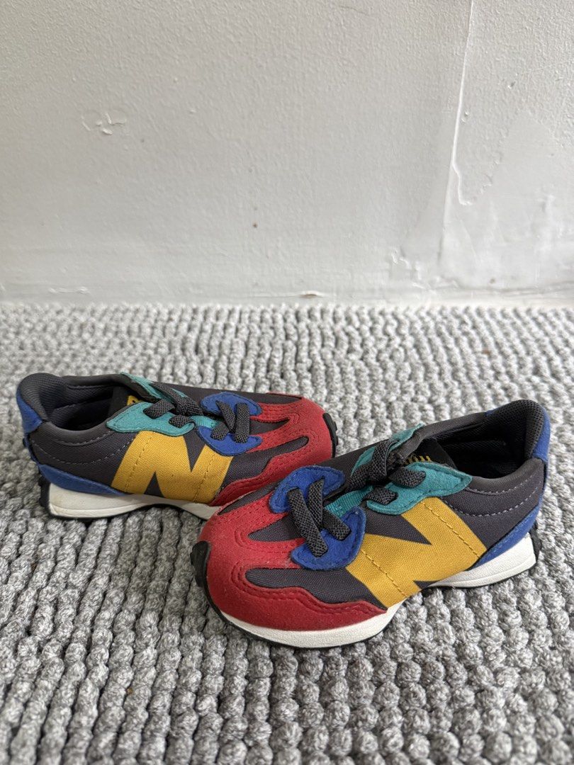 New Balance Kids Sneakers (Category: Babies & Kids Fashion) located in Paranaque City. Submitted by cellybelly (Listing ID 1461329976, Image 2). Description: .
